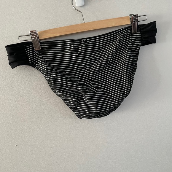 la vie en Rose Tankini swimsuit black and Silver bottoms l, top M - Picture 6 of 8